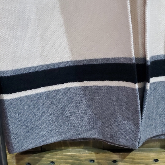 Stylish Striped Cardigan in Gray and Cream - Picture 5 of 12